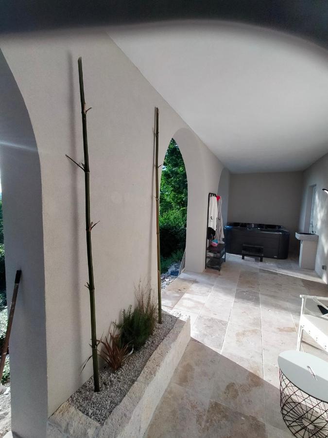 Reve De Panda Avec Sauna Et Jacuzzi Privatif