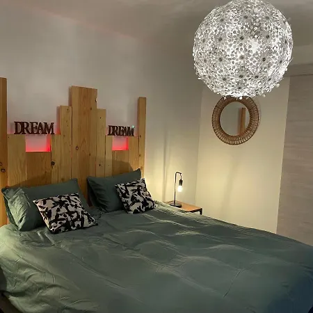 Reve De Panda Avec Sauna Et Jacuzzi Privatif Abrest Exterior photo