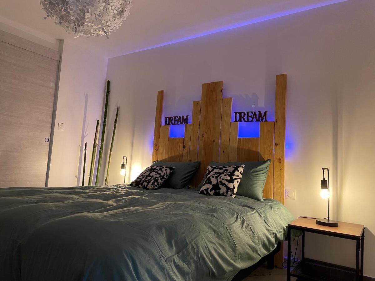 Reve De Panda Avec Sauna Et Jacuzzi Privatif Appartement *